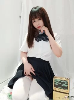 美女被捆绑  等你解救 【20P/44M】【百度云】